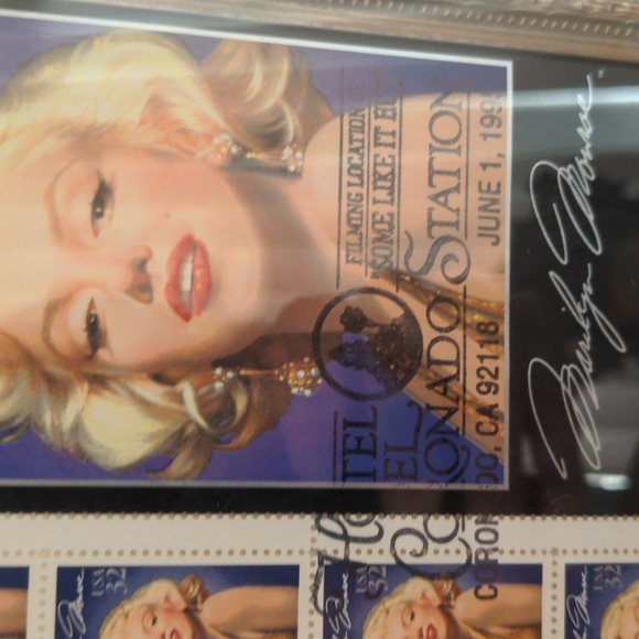 First day issue Marilyn Monroe Stamp sheet with Stamp of Some Like it Hot - Picture 6 of 7